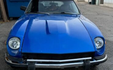 Unknown-260z-1974-Blue-Black-Leather-6