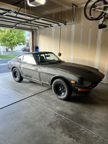 Unknown-260z-1974-Gray-Black