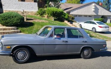 Unknown-280-1970-Gray-Red-22