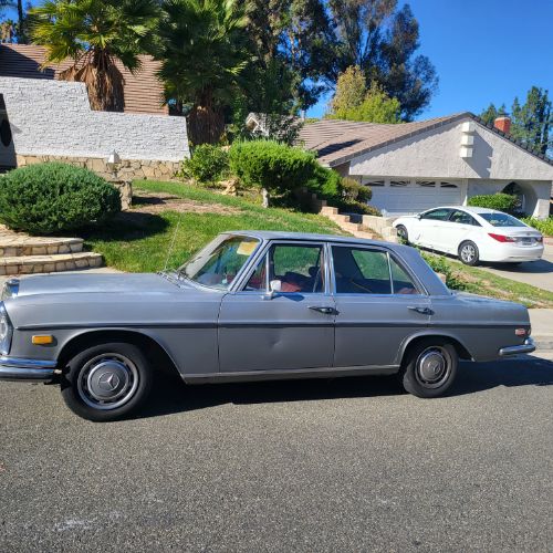 Unknown-280-1970-Gray-Red-22
