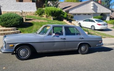 Unknown-280-1970-Gray-Red-4