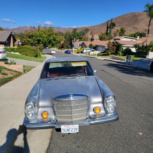 Unknown-280-1970-Gray-Red