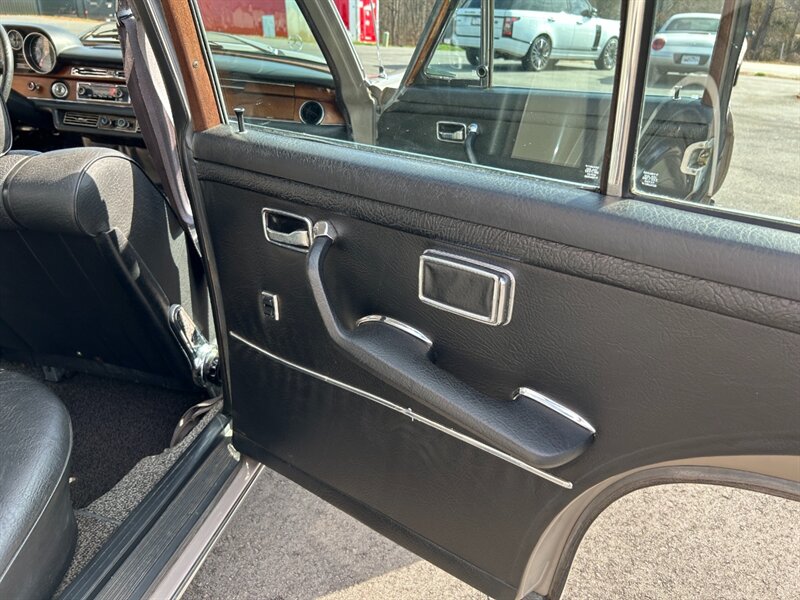 Unknown-280s-1971-Black-Black-4