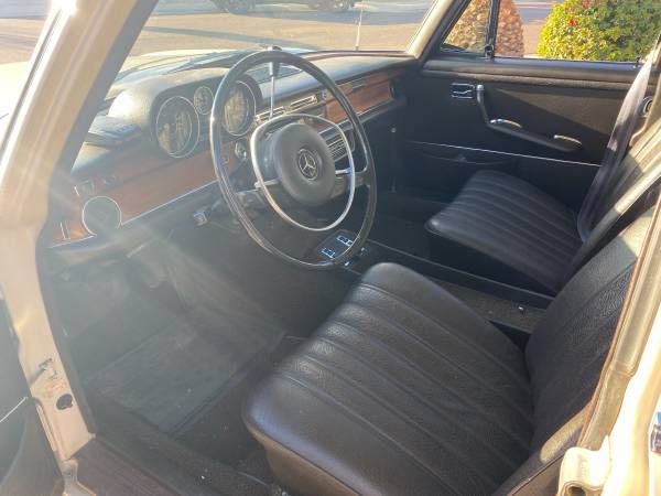 Unknown-280s-1971-Brown-1