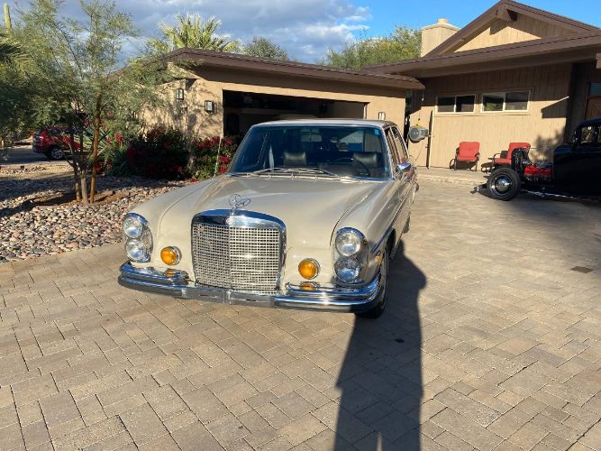 Unknown-280s-1971-Brown-5