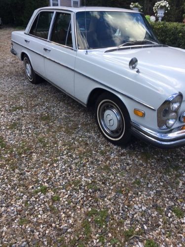 Unknown-280se-1970-White-Beige-3