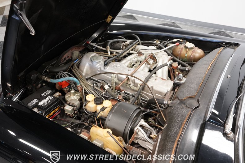 Unknown-280sl-1968-Black-White-12
