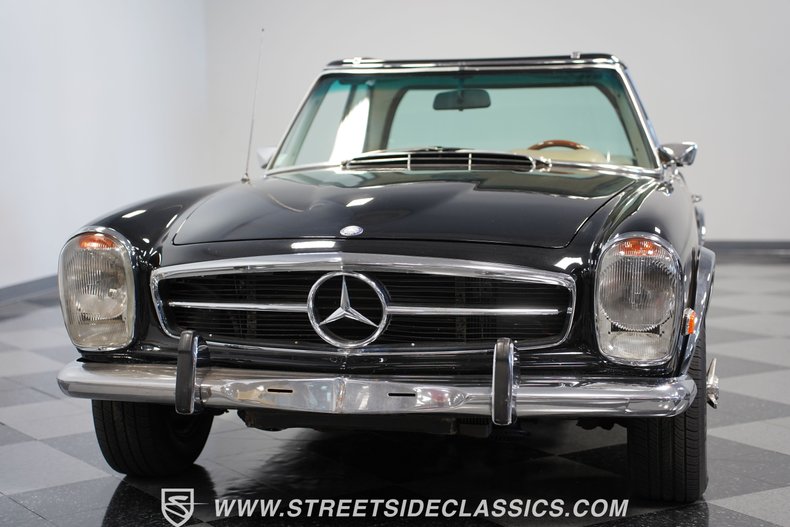 Unknown-280sl-1968-Black-White-24