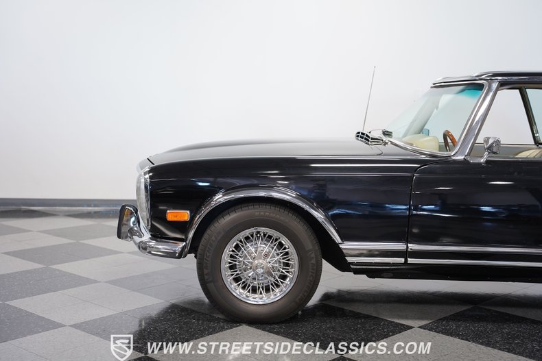 Unknown-280sl-1968-Black-White-26