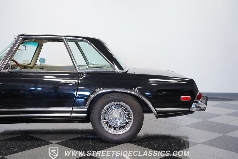 Unknown-280sl-1968-Black-White-27