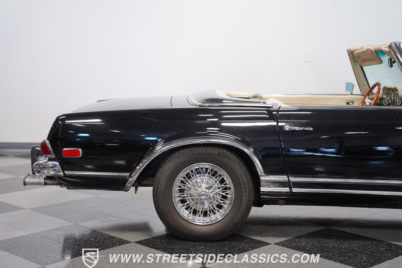 Unknown-280sl-1968-Black-White-34