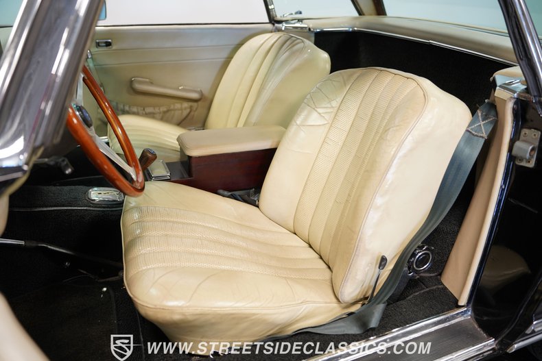 Unknown-280sl-1968-Black-White-46