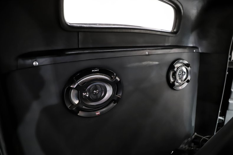 Unknown-3-window-1932-Jet-Black-Black-32