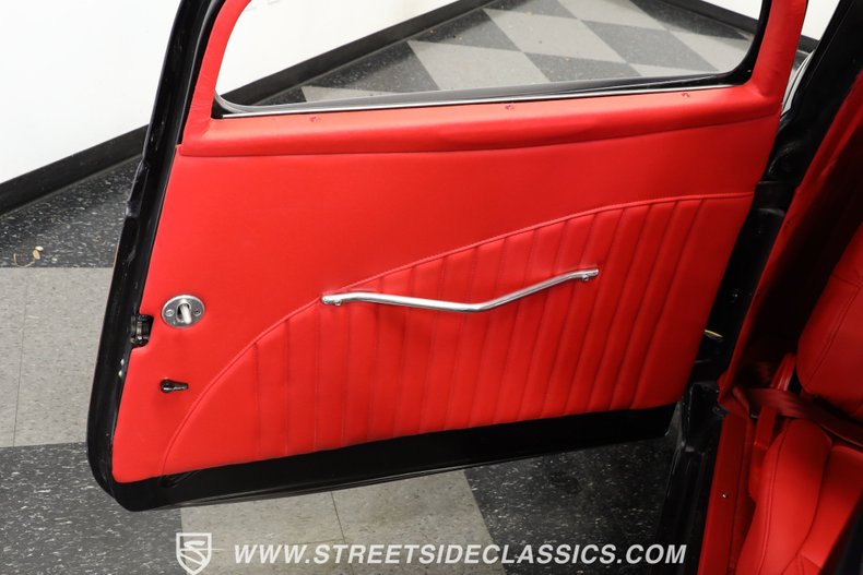 Unknown-3-window-1933-Black-Red-43