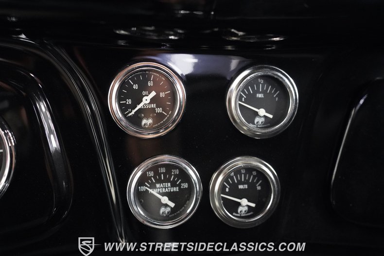 Unknown-3-window-1934-Black-Black-40