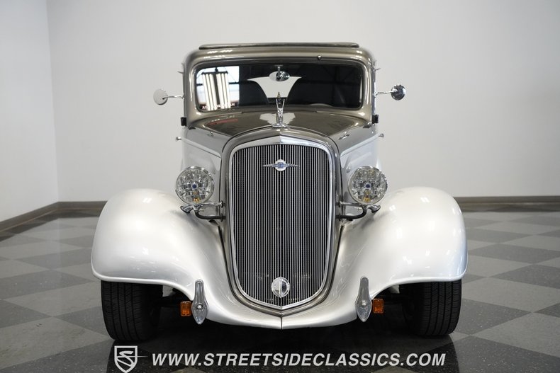 Unknown-3-window-1935-Silver-Black-2