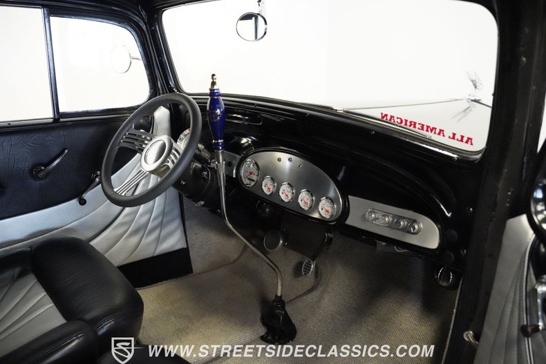 Unknown-3-window-1935-Silver-Black-6