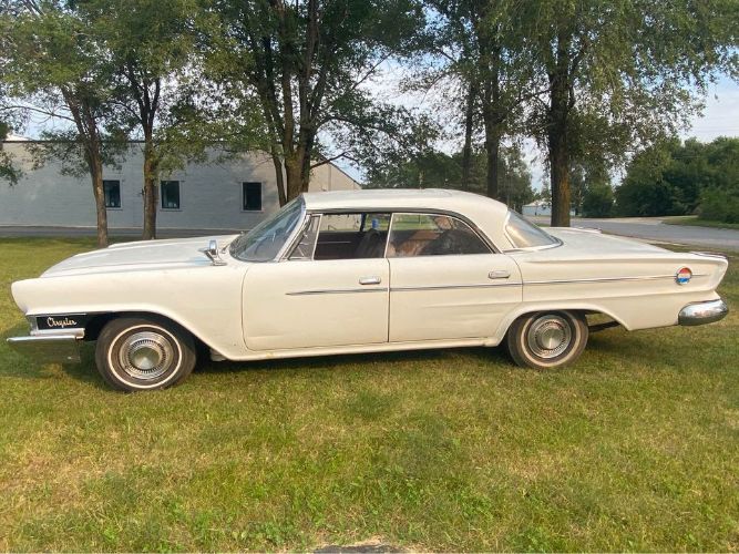Unknown-300-1962-White-Brown-4