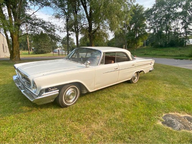 Unknown-300-1962-White-Brown