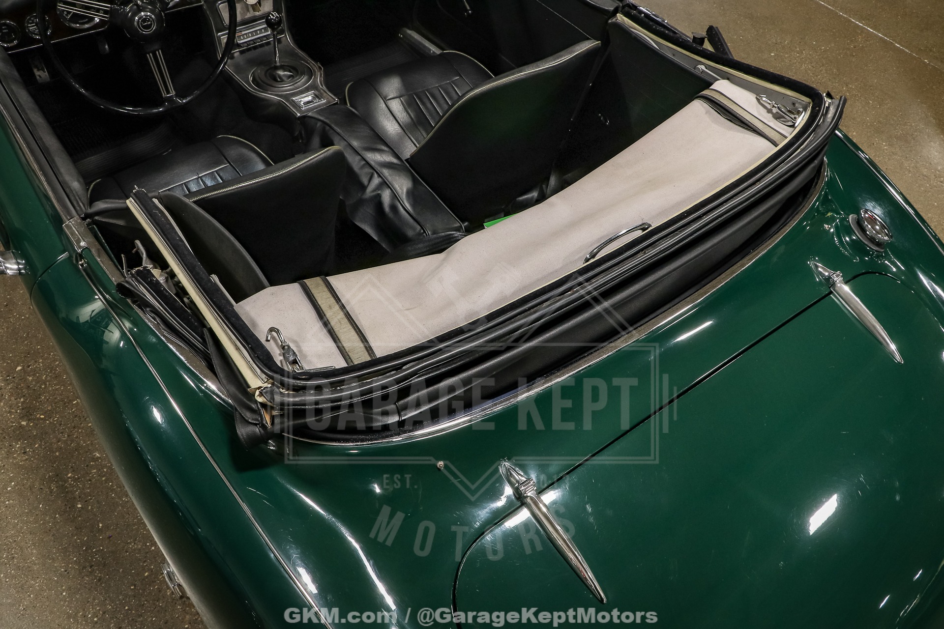 Unknown-3000-1967-Green-Black