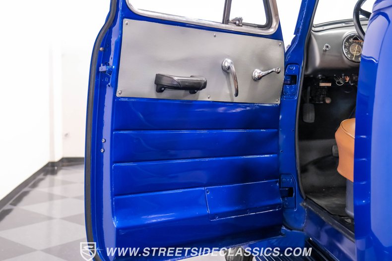 Unknown-3100-1951-Bay-Blue-Metallic-Tan-26