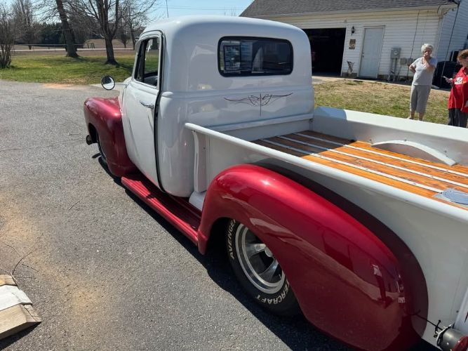Unknown-3100-1951-WhiteRed-Red-4
