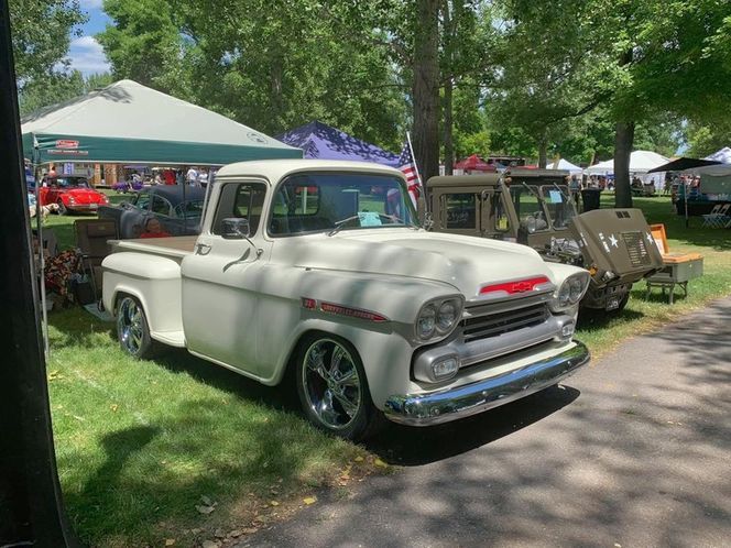 Unknown-3100-1958-Pearl-White-1