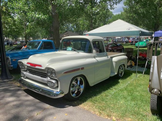 Unknown-3100-1958-Pearl-White-3