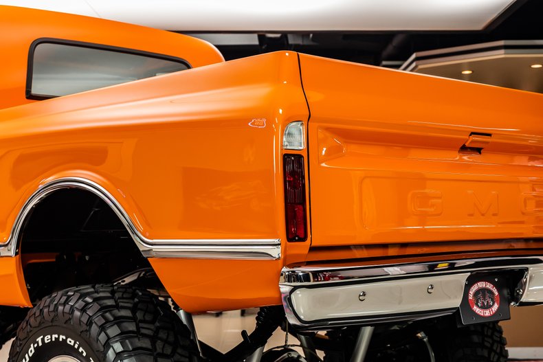Unknown-3500-1967-Orange-Black-40