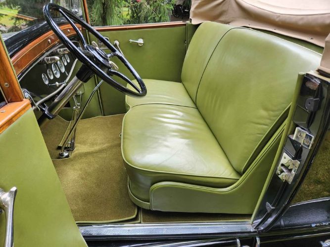 Unknown-353-1930-Black-Green-Leather