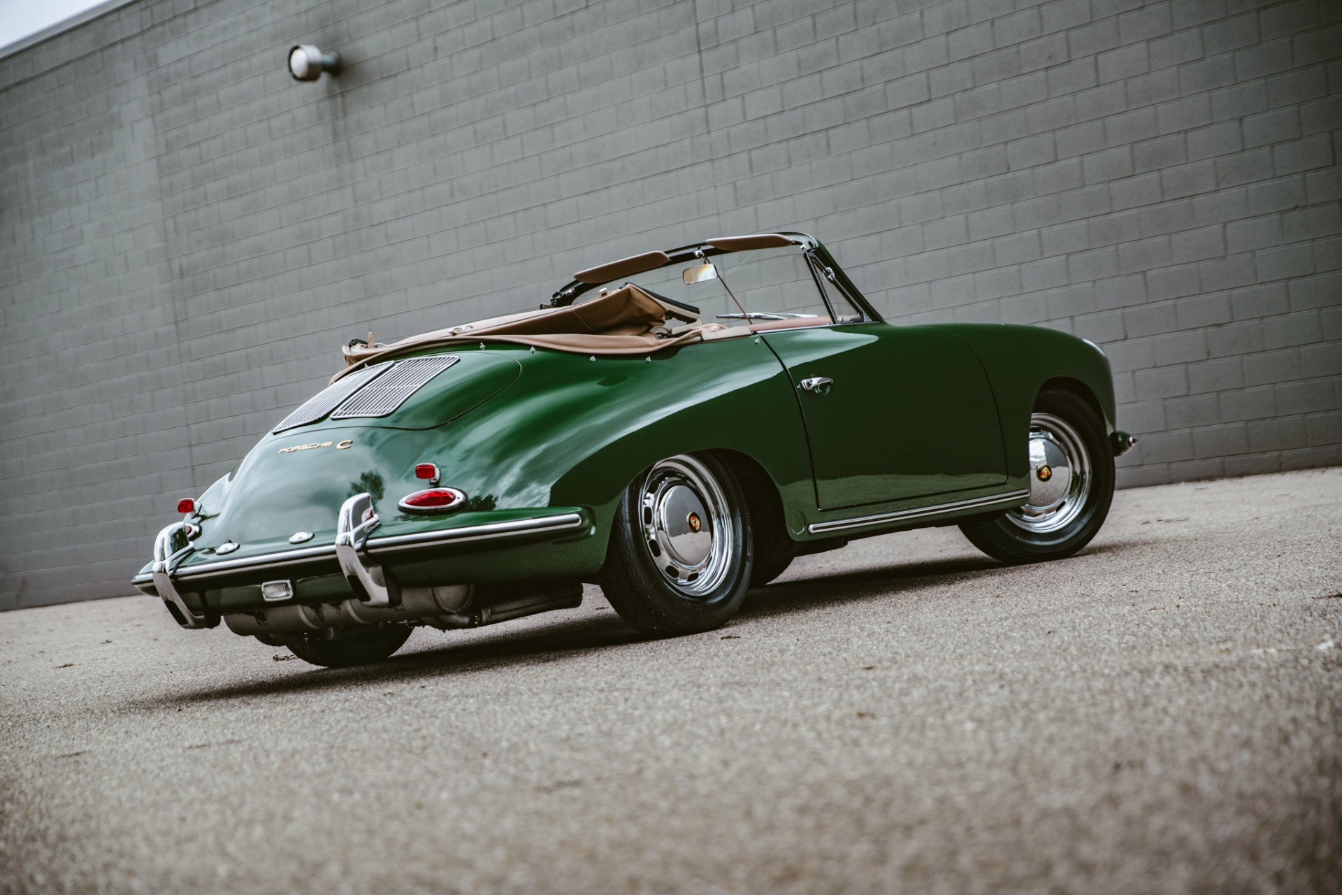 Unknown-356c-1965-Irish-Green-BeigeTan-13