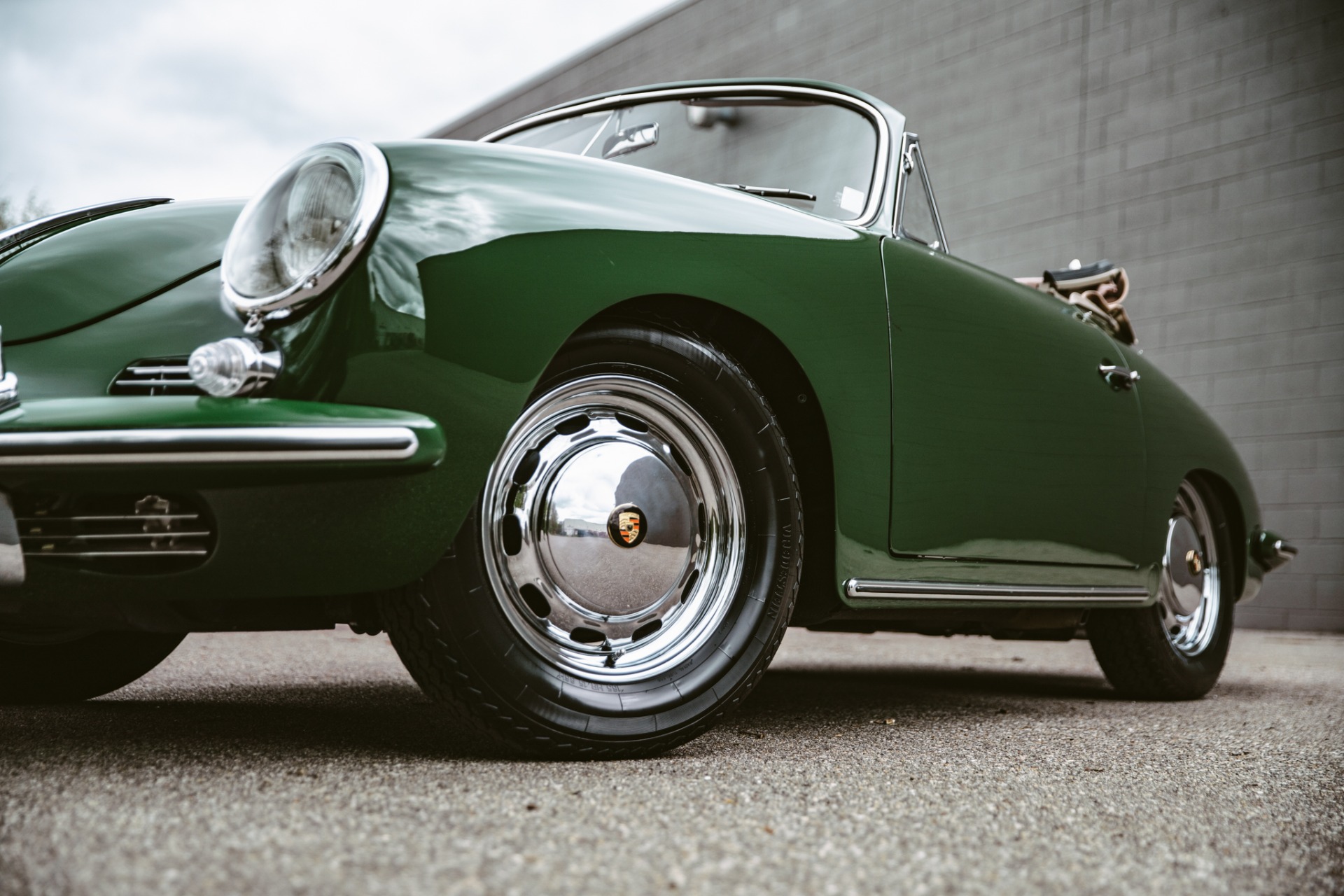 Unknown-356c-1965-Irish-Green-BeigeTan-3