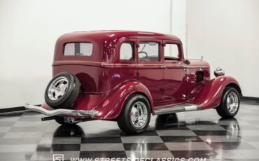 Unknown-4-door-1934-Maroon-Beige-11