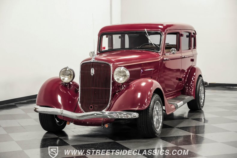 Unknown-4-door-1934-Maroon-Beige-14