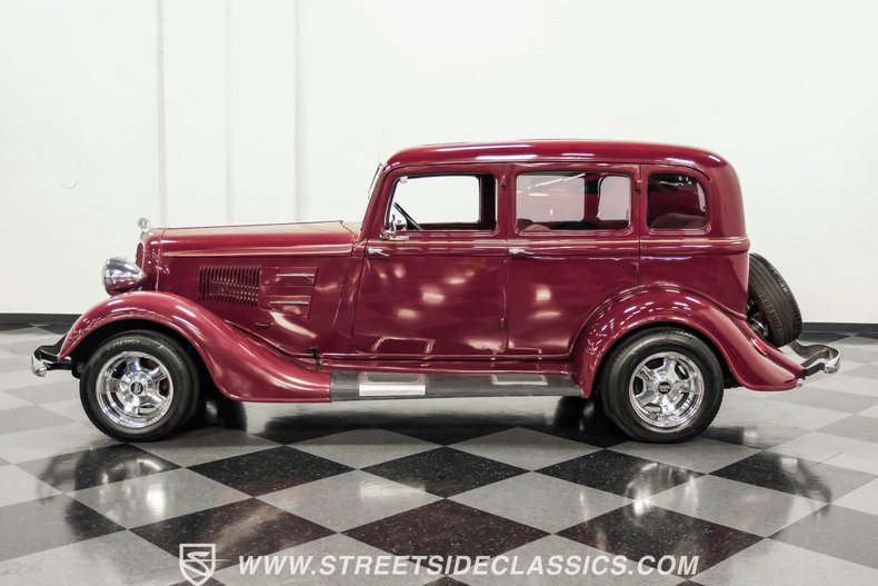 Unknown-4-door-1934-Maroon-Beige-15