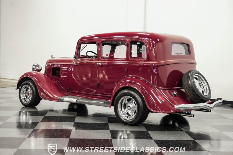 Unknown-4-door-1934-Maroon-Beige-16