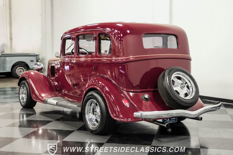 Unknown-4-door-1934-Maroon-Beige-17