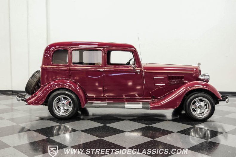 Unknown-4-door-1934-Maroon-Beige-19