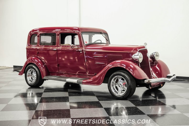 Unknown-4-door-1934-Maroon-Beige-20