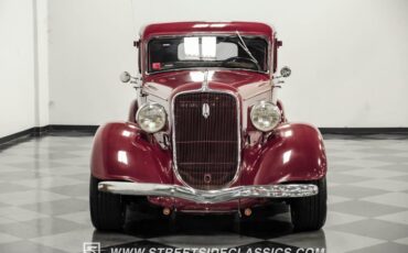 Unknown-4-door-1934-Maroon-Beige-22