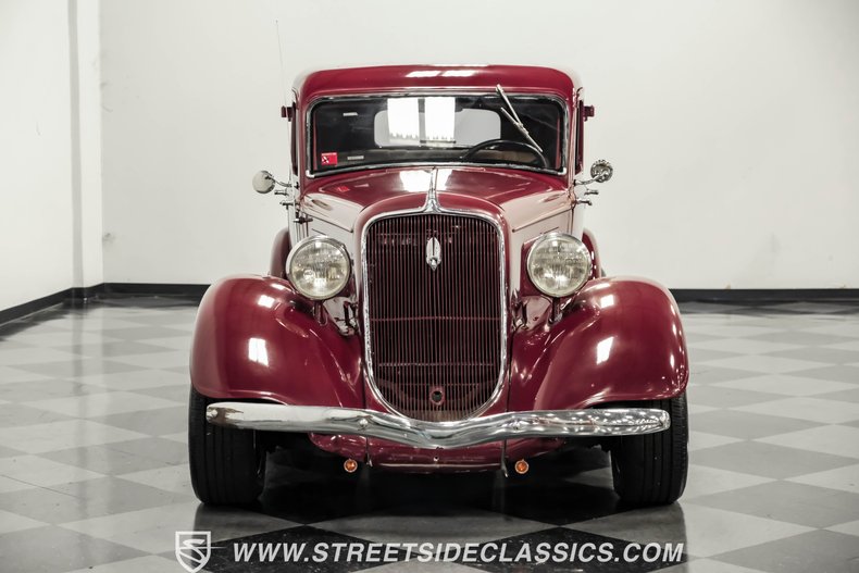 Unknown-4-door-1934-Maroon-Beige-22
