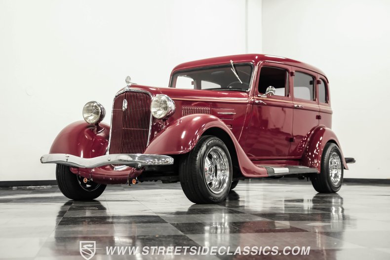 Unknown-4-door-1934-Maroon-Beige-23