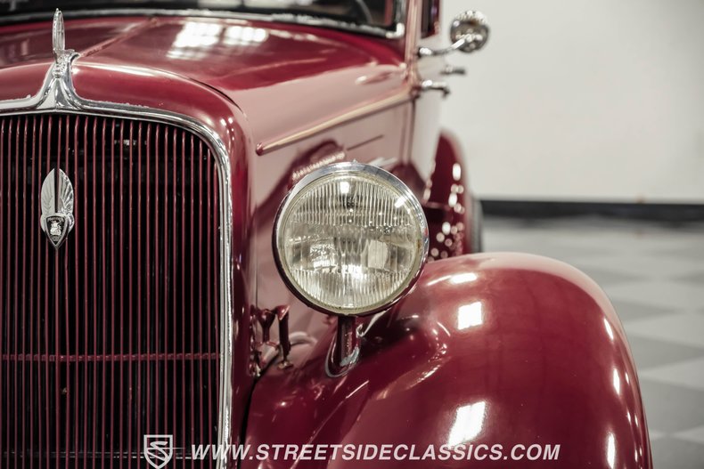 Unknown-4-door-1934-Maroon-Beige-25