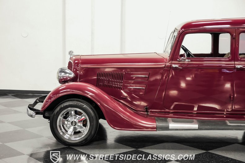 Unknown-4-door-1934-Maroon-Beige-26