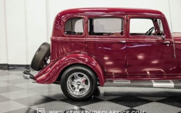 Unknown-4-door-1934-Maroon-Beige-32