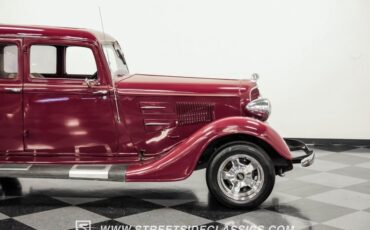 Unknown-4-door-1934-Maroon-Beige-33