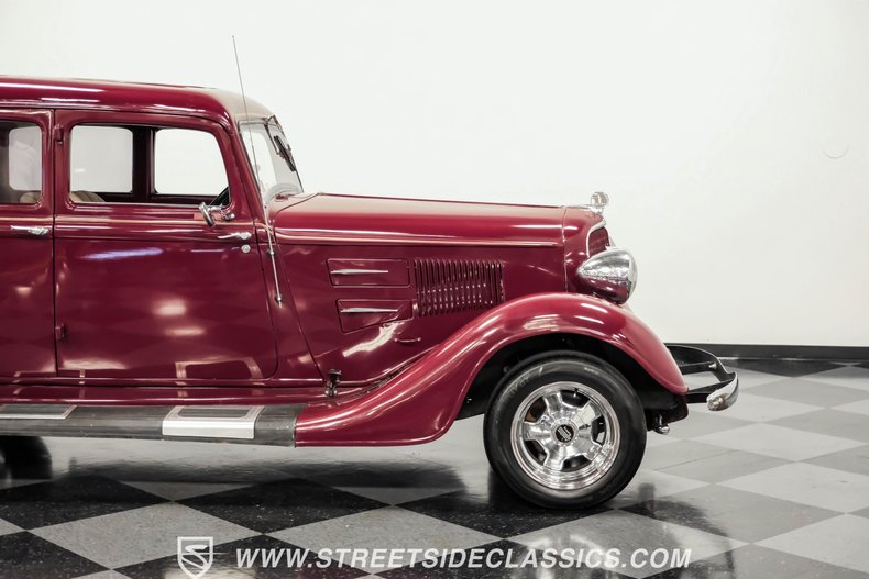 Unknown-4-door-1934-Maroon-Beige-33