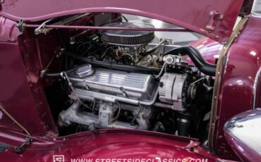 Unknown-4-door-1934-Maroon-Beige-37