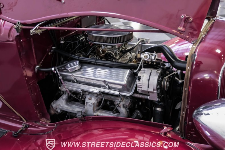 Unknown-4-door-1934-Maroon-Beige-37