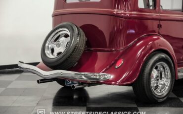 Unknown-4-door-1934-Maroon-Beige-4